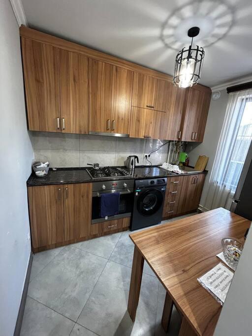 1Cosy apartment near airport EVN