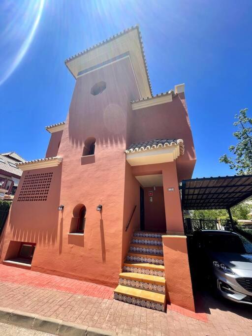 Family Villa in private Urbanisation with large community pool