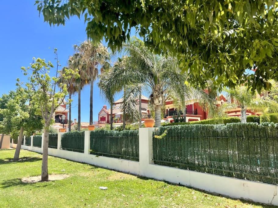 Family Villa in private Urbanisation with large community pool
