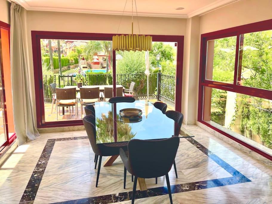 Family Villa in private Urbanisation with large community pool
