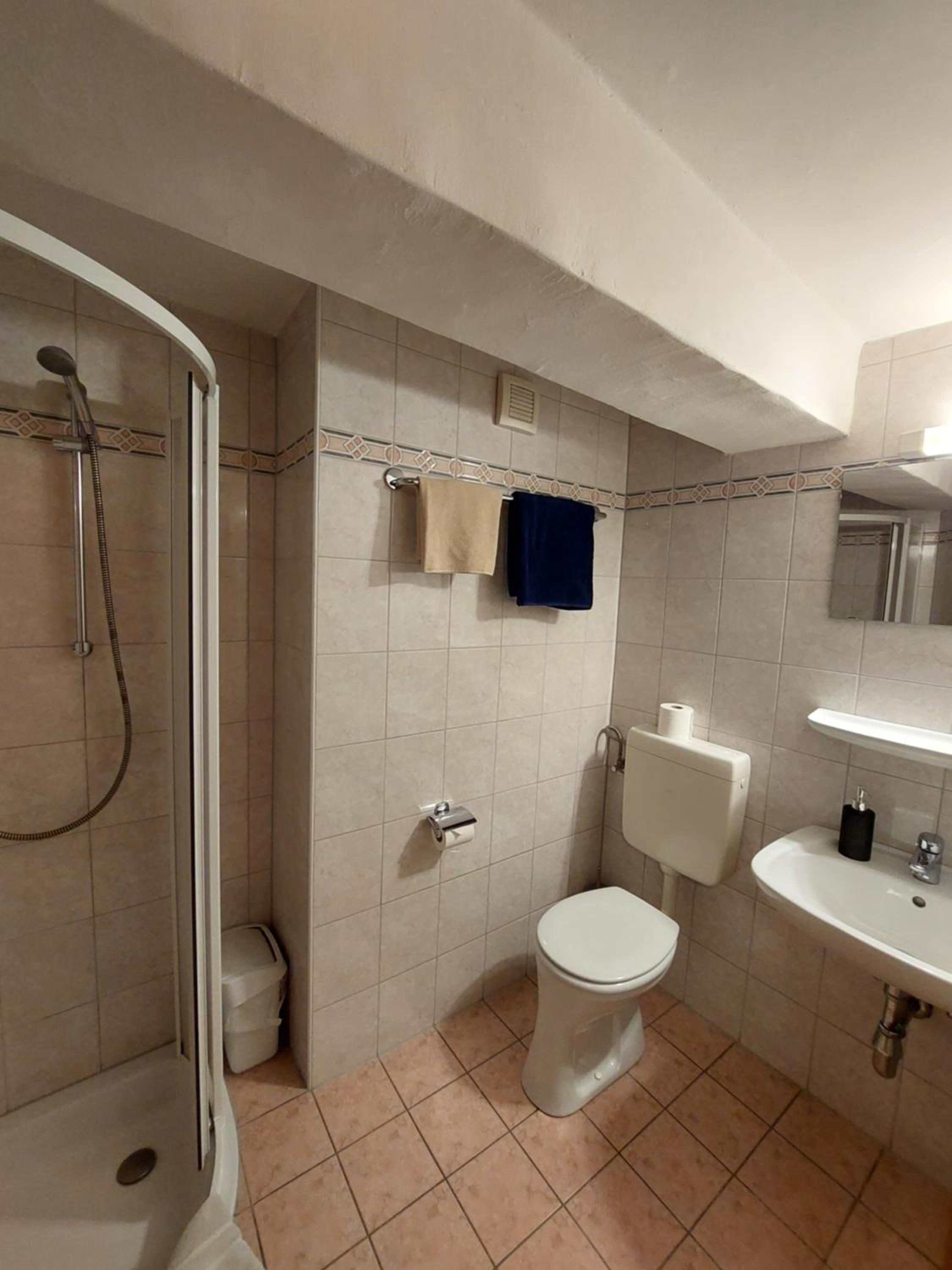3 Raben - Leoben - Zimmer für Geschäftsreisende, Urlauber, Monteure und Handwerker, Polski Pensjonat Austria