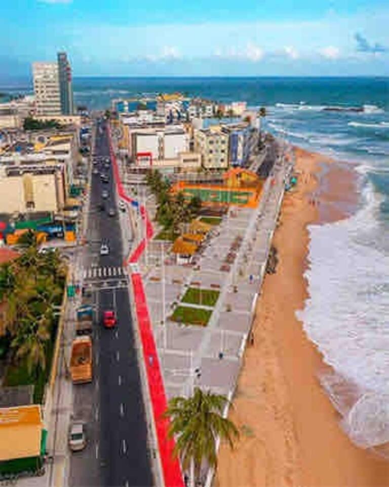 SMART PITUBA - Refúgio com Praia e comércio à porta