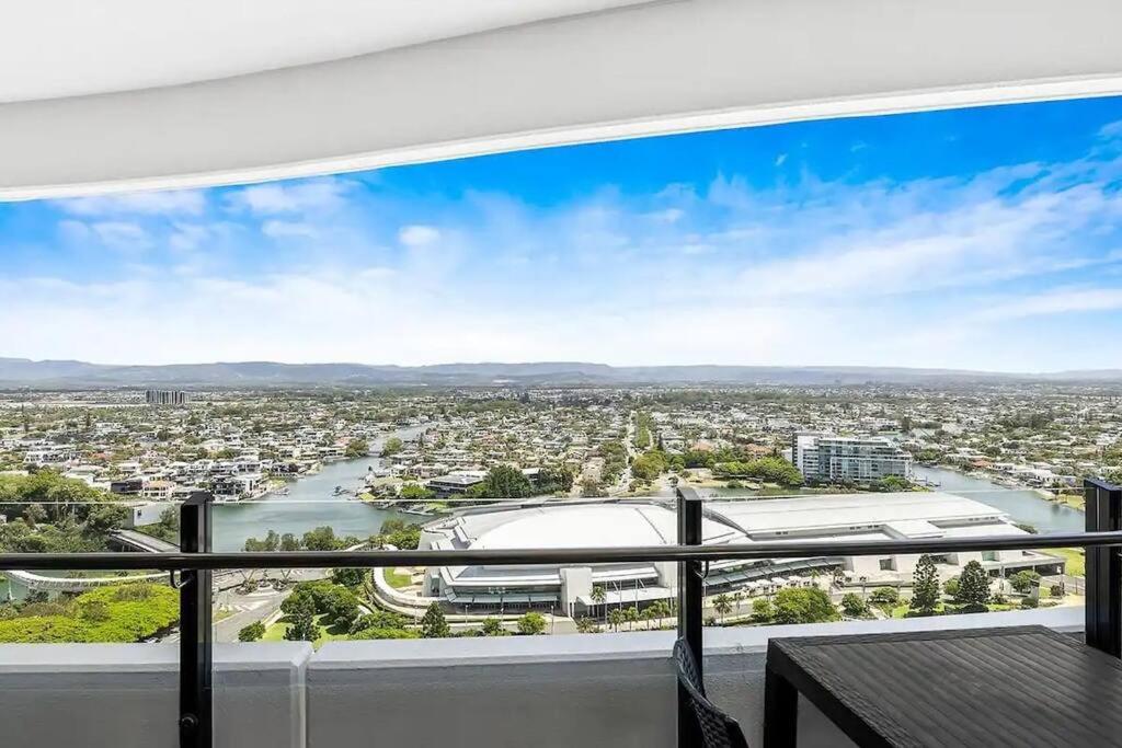 24th floor Luxury, The Wave Broadbeach