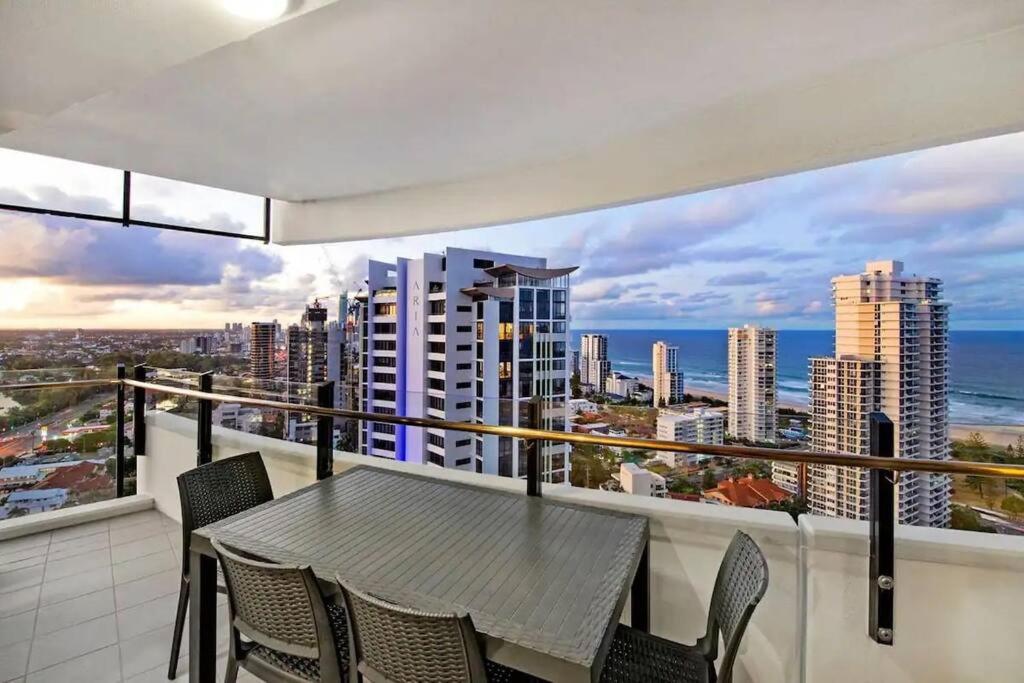 24th floor Luxury, The Wave Broadbeach