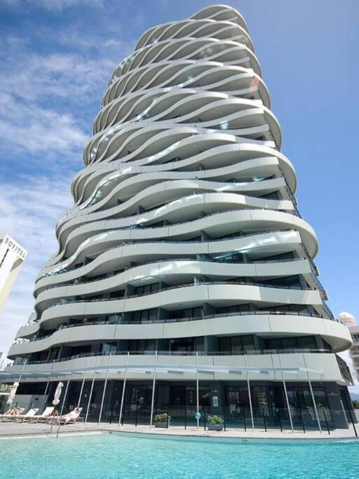 24th floor Luxury, The Wave Broadbeach