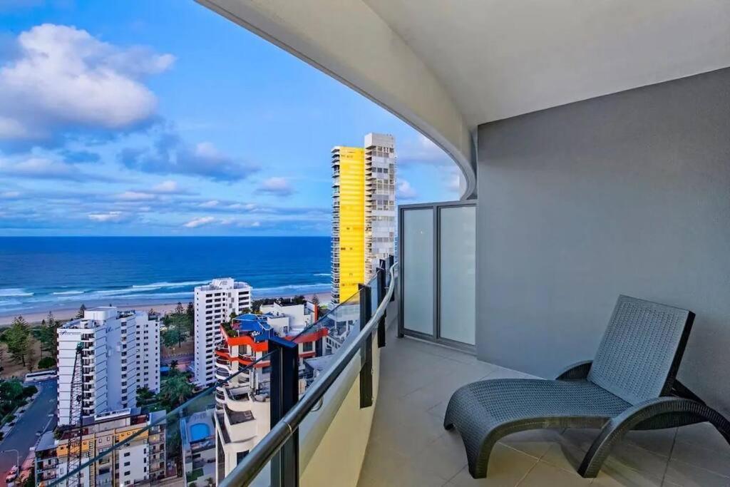 24th floor Luxury, The Wave Broadbeach