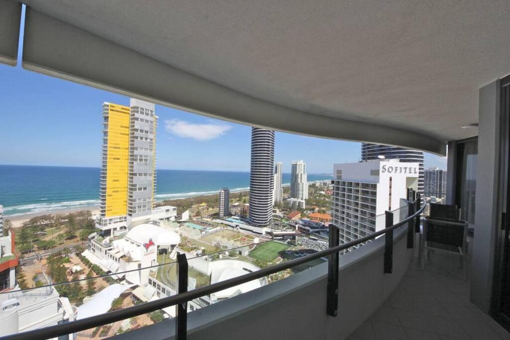24th floor Luxury, The Wave Broadbeach