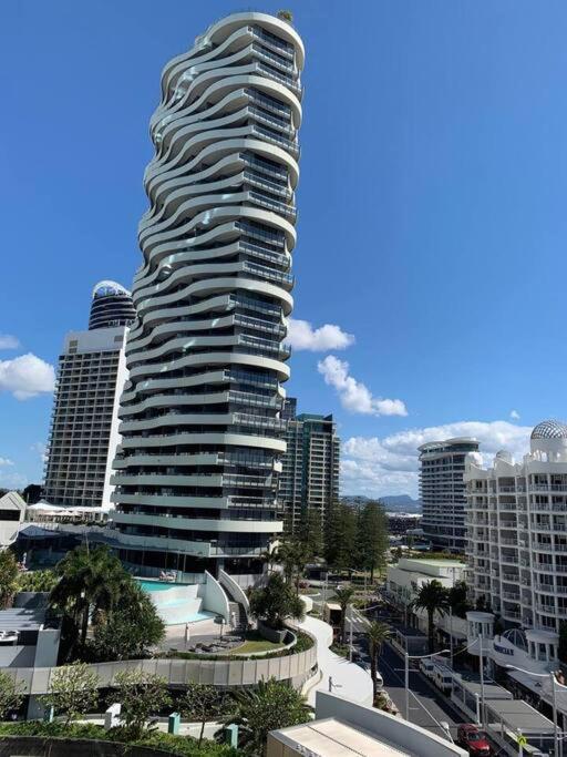 24th floor Luxury, The Wave Broadbeach