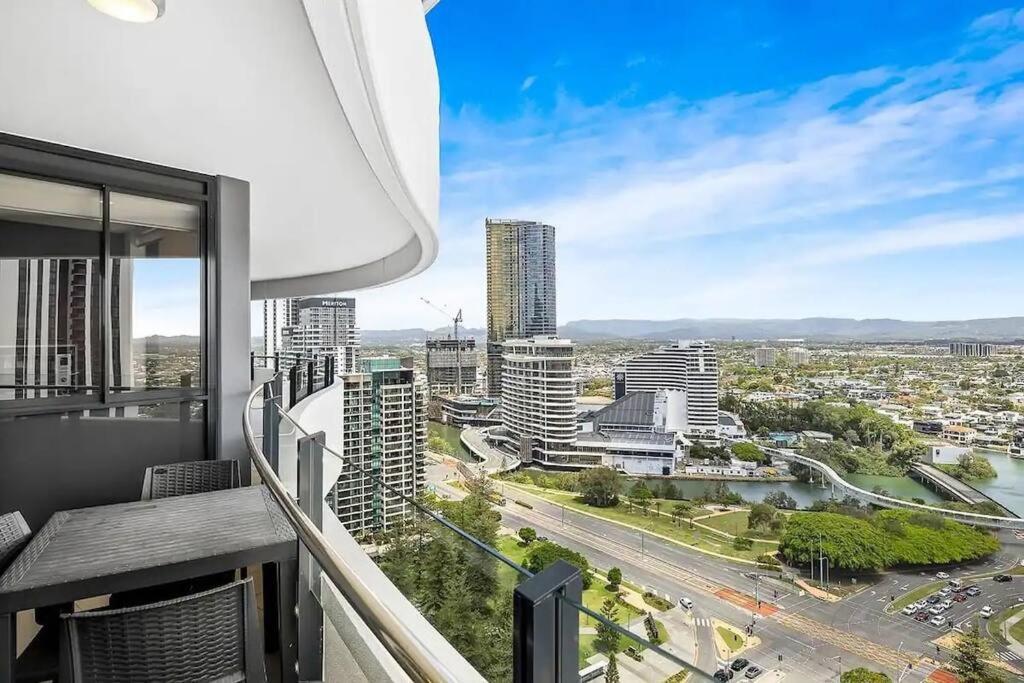24th floor Luxury, The Wave Broadbeach