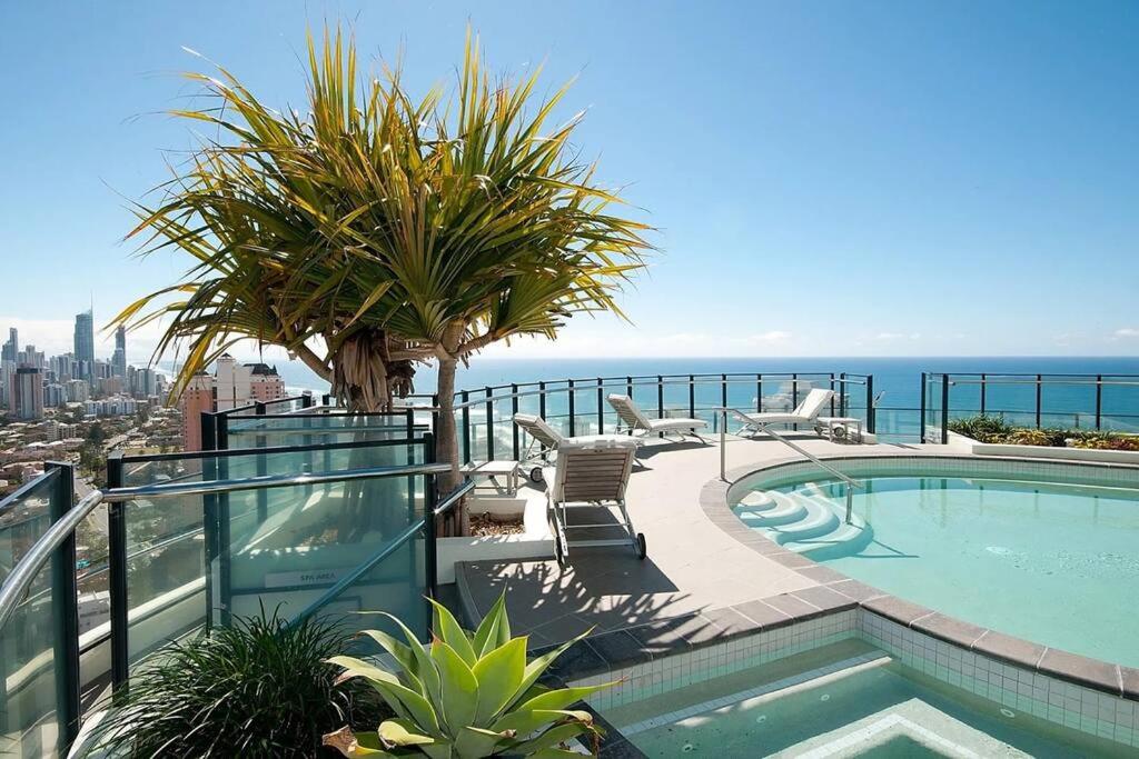 24th floor Luxury, The Wave Broadbeach