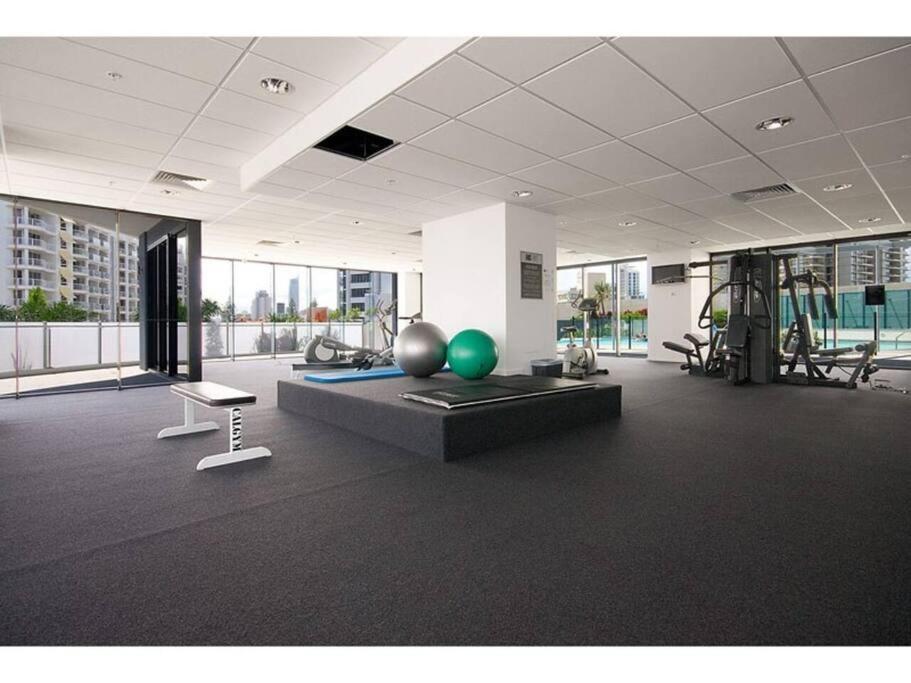 24th floor Luxury, The Wave Broadbeach