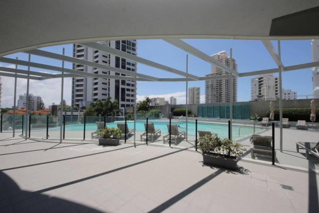 24th floor Luxury, The Wave Broadbeach