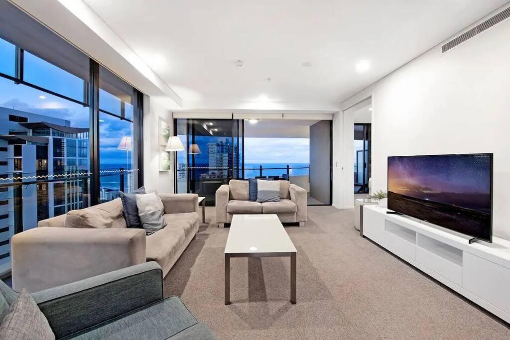 24th floor Luxury, The Wave Broadbeach