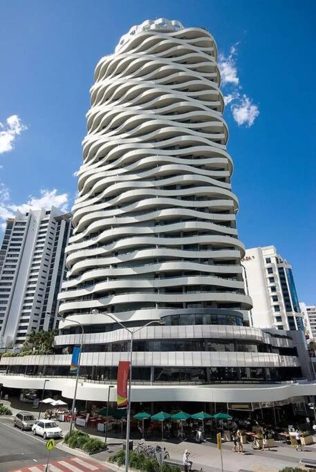 24th floor Luxury, The Wave Broadbeach