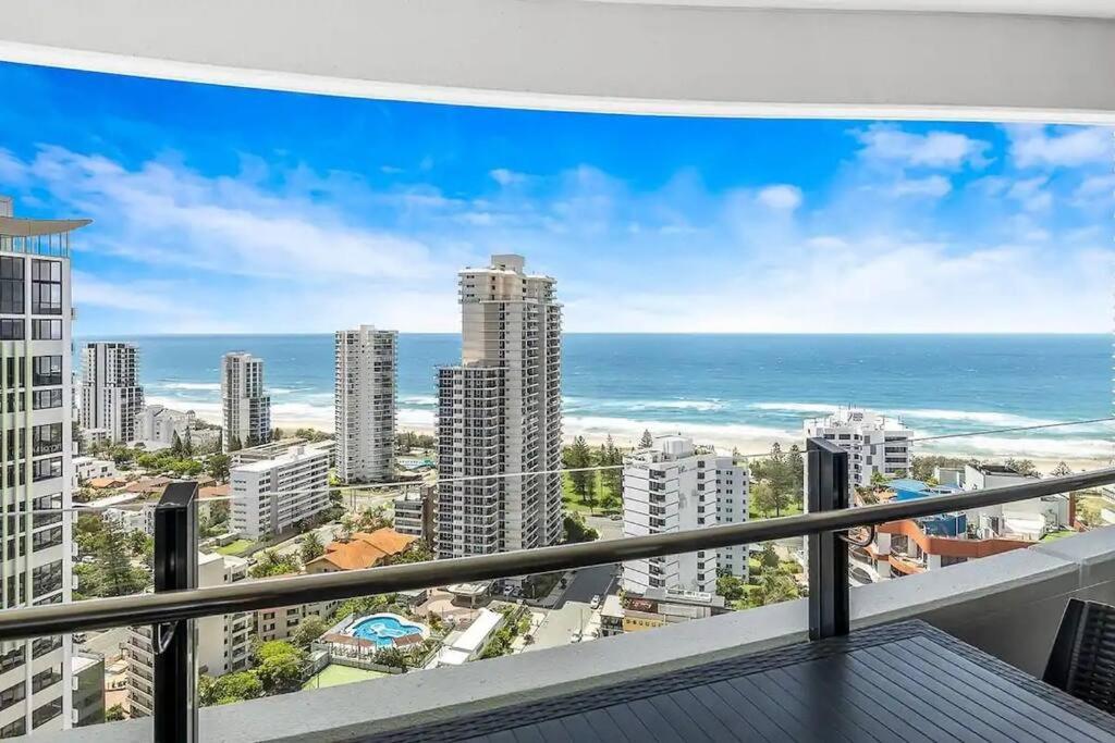 24th floor Luxury, The Wave Broadbeach