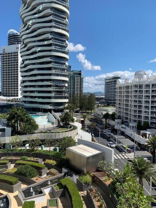 24th floor Luxury, The Wave Broadbeach
