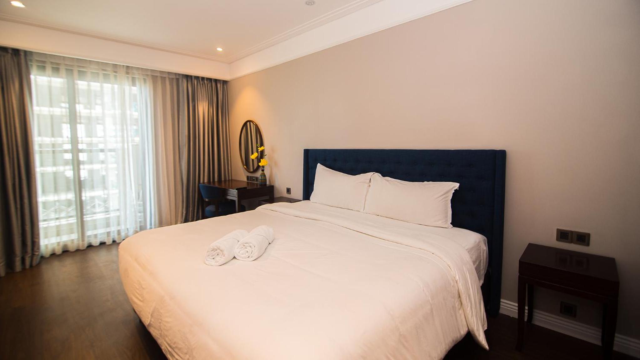 Luxury apt opposite MyKhe Beach Da Nang view 4