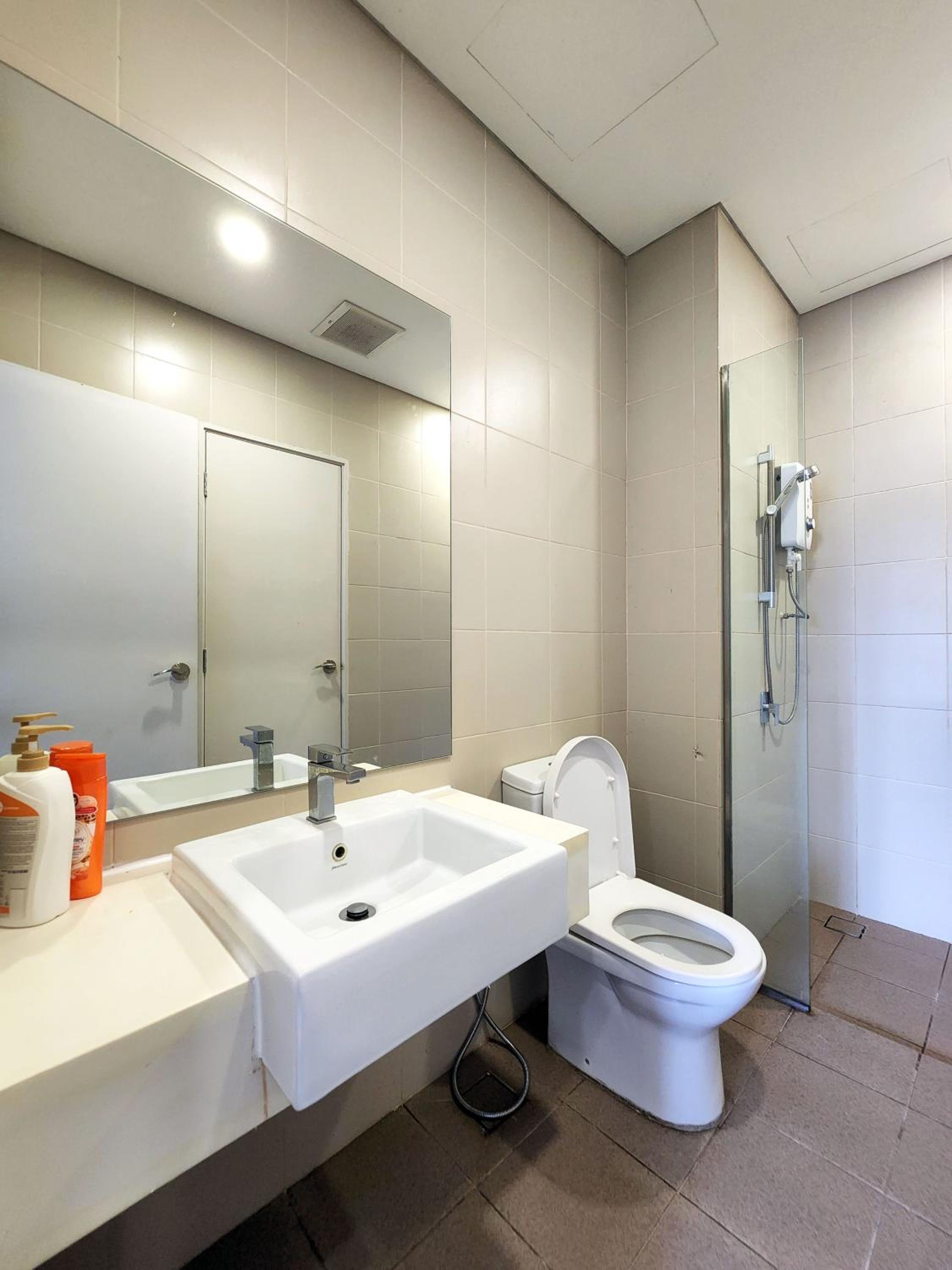 LAVENDER SUITE # Shah Alam I-City Block B Homestay # 2R1B #FREE WIFI & PARKING