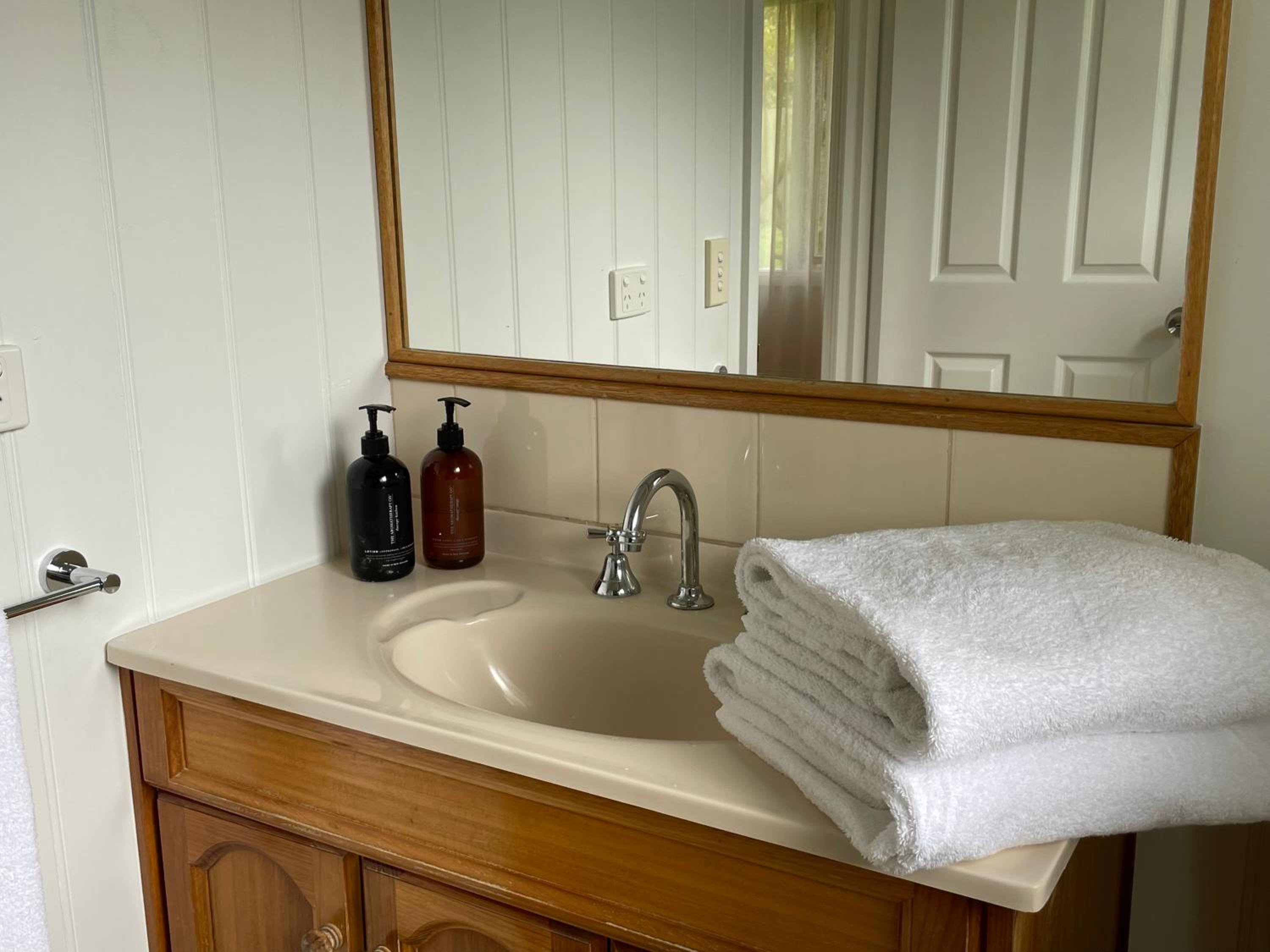 Sandpiper - charming beach villa view 5