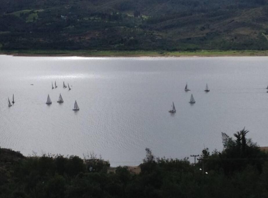 Cabaña vista al lago Tominė y Naturaleza Guatavita