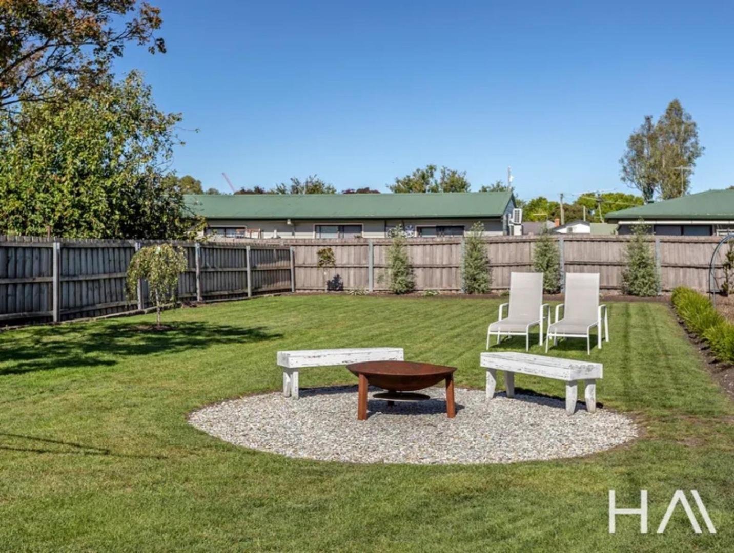Tranquil Launceston Getaway - You'll fall in love!