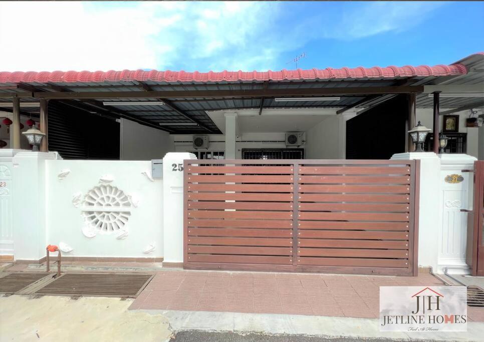 Melaka {Terraced House} / 8Pax/ WIFI/City photo 2