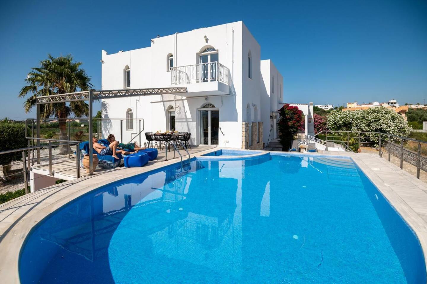 Santo Villa, a riveting group sanctuary! view 2