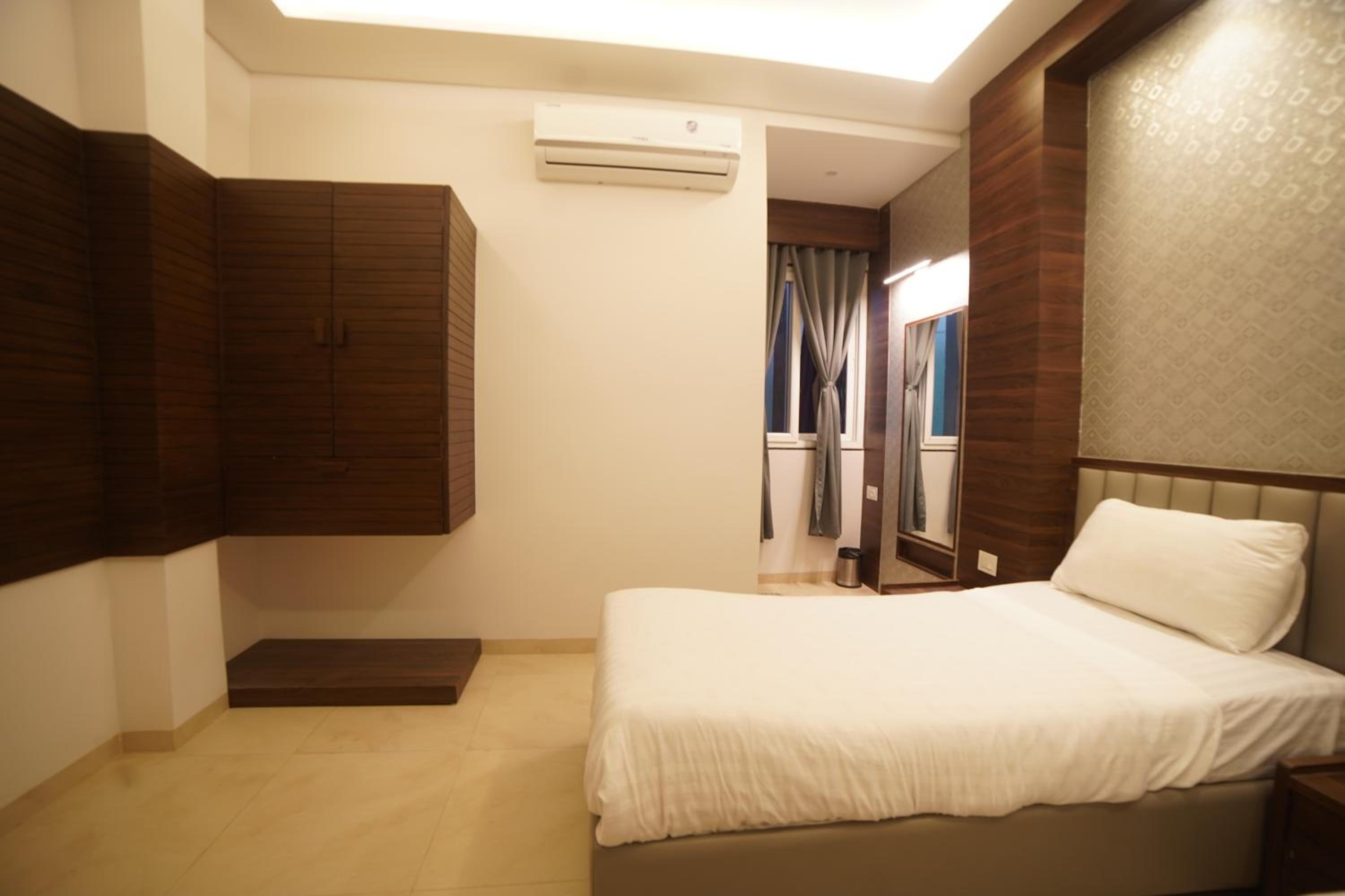 Aceotel Select Mayur
