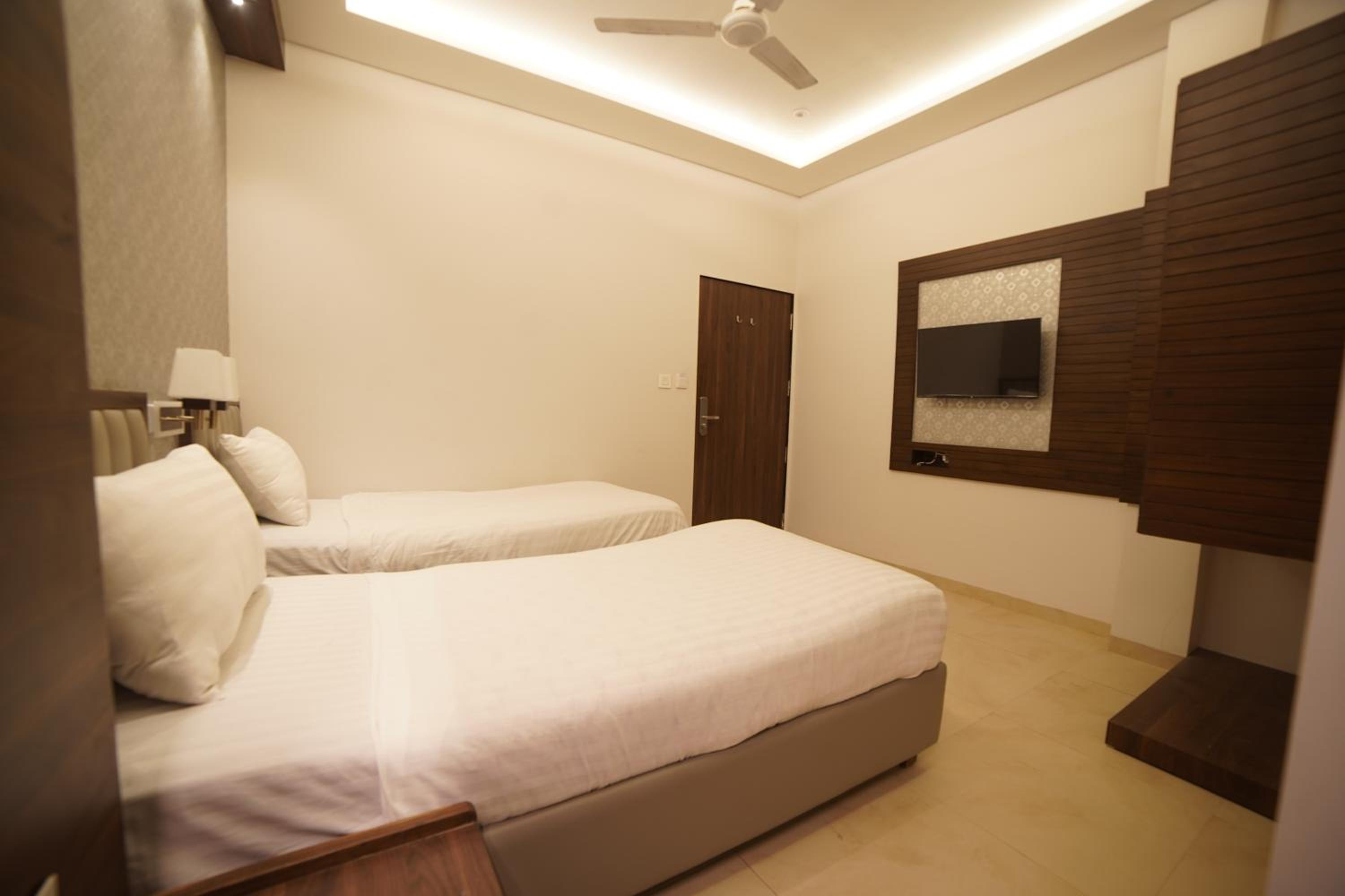 Aceotel Select Mayur