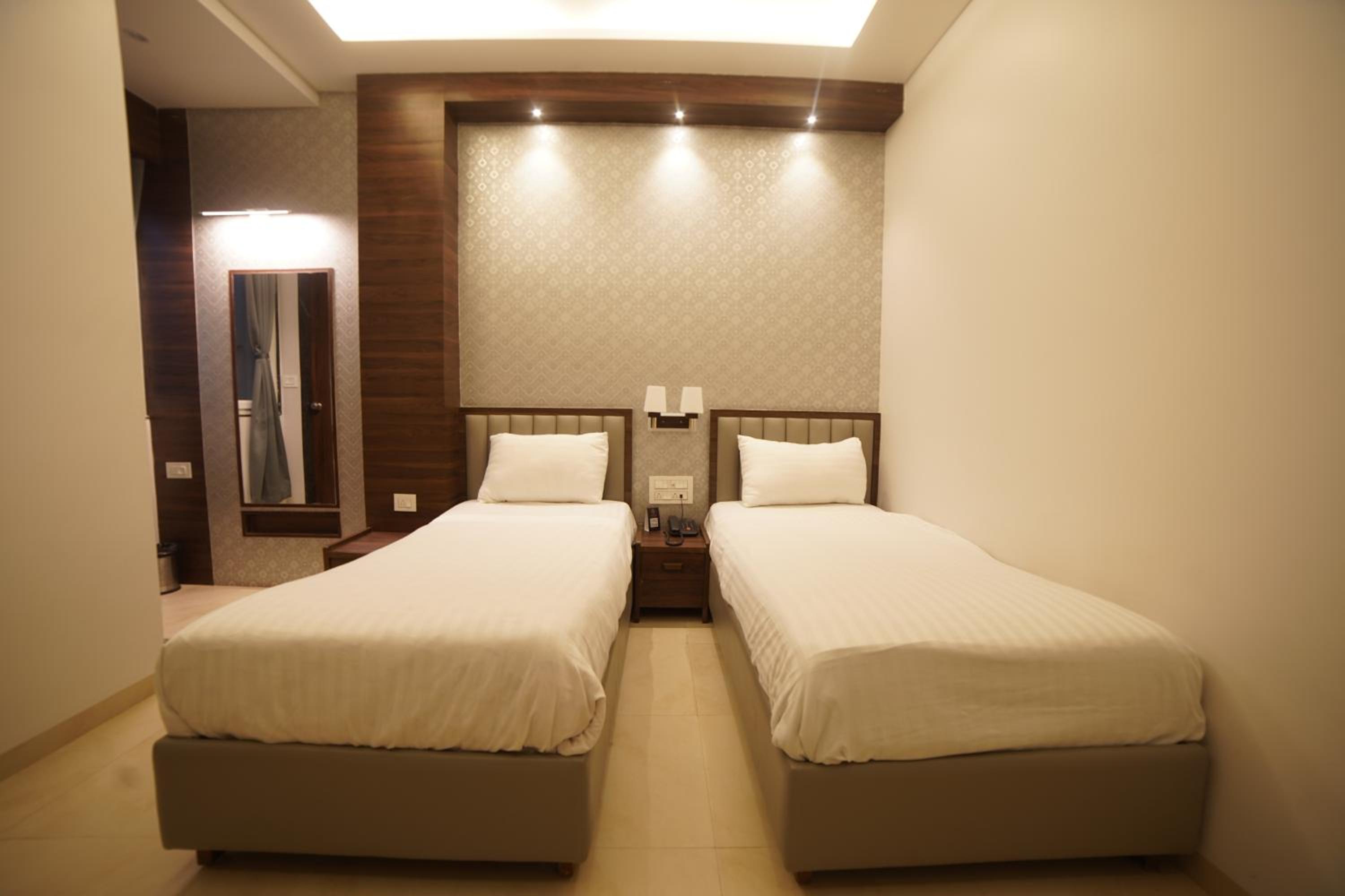 Aceotel Select Mayur
