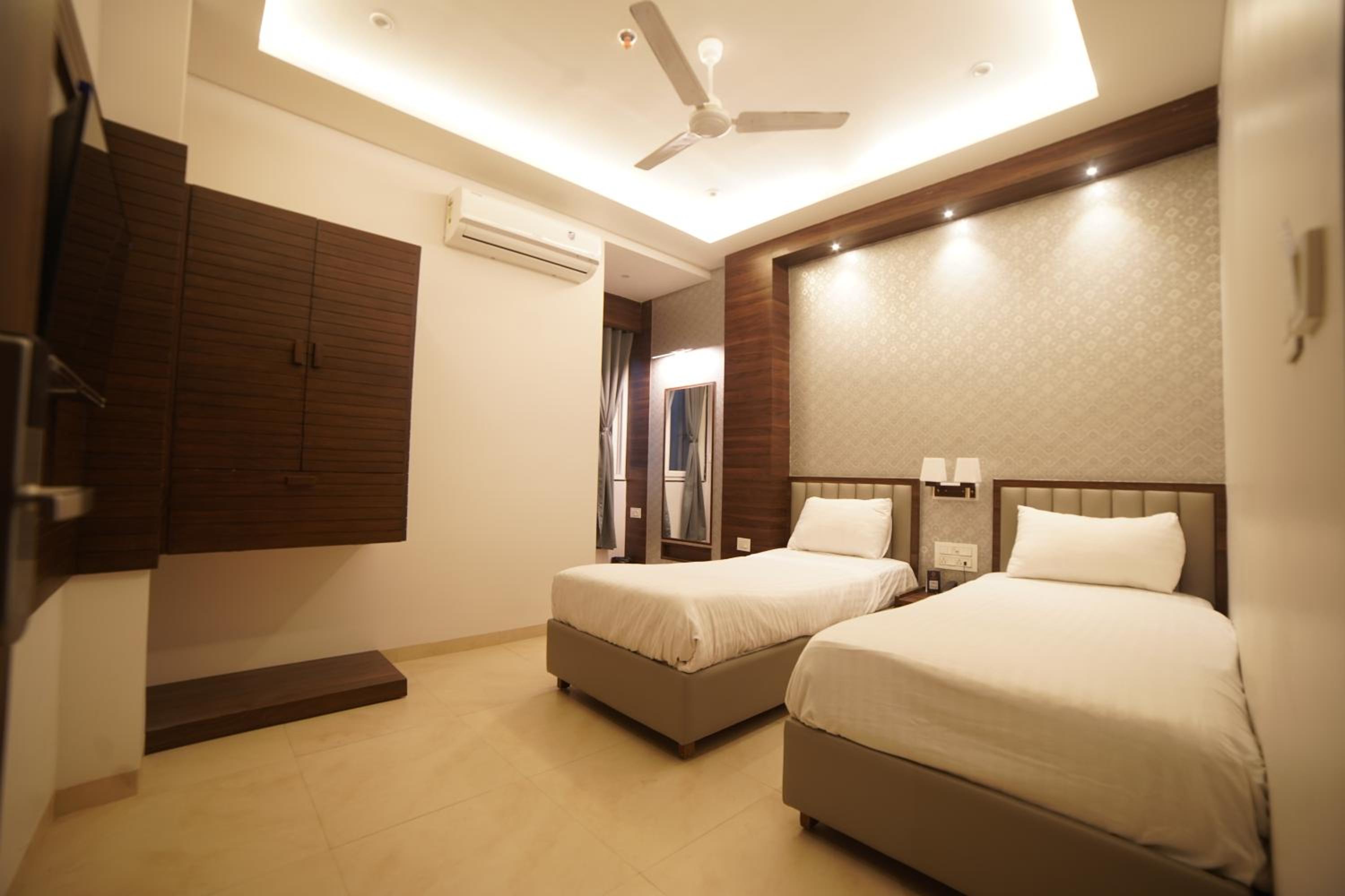 Aceotel Select Mayur