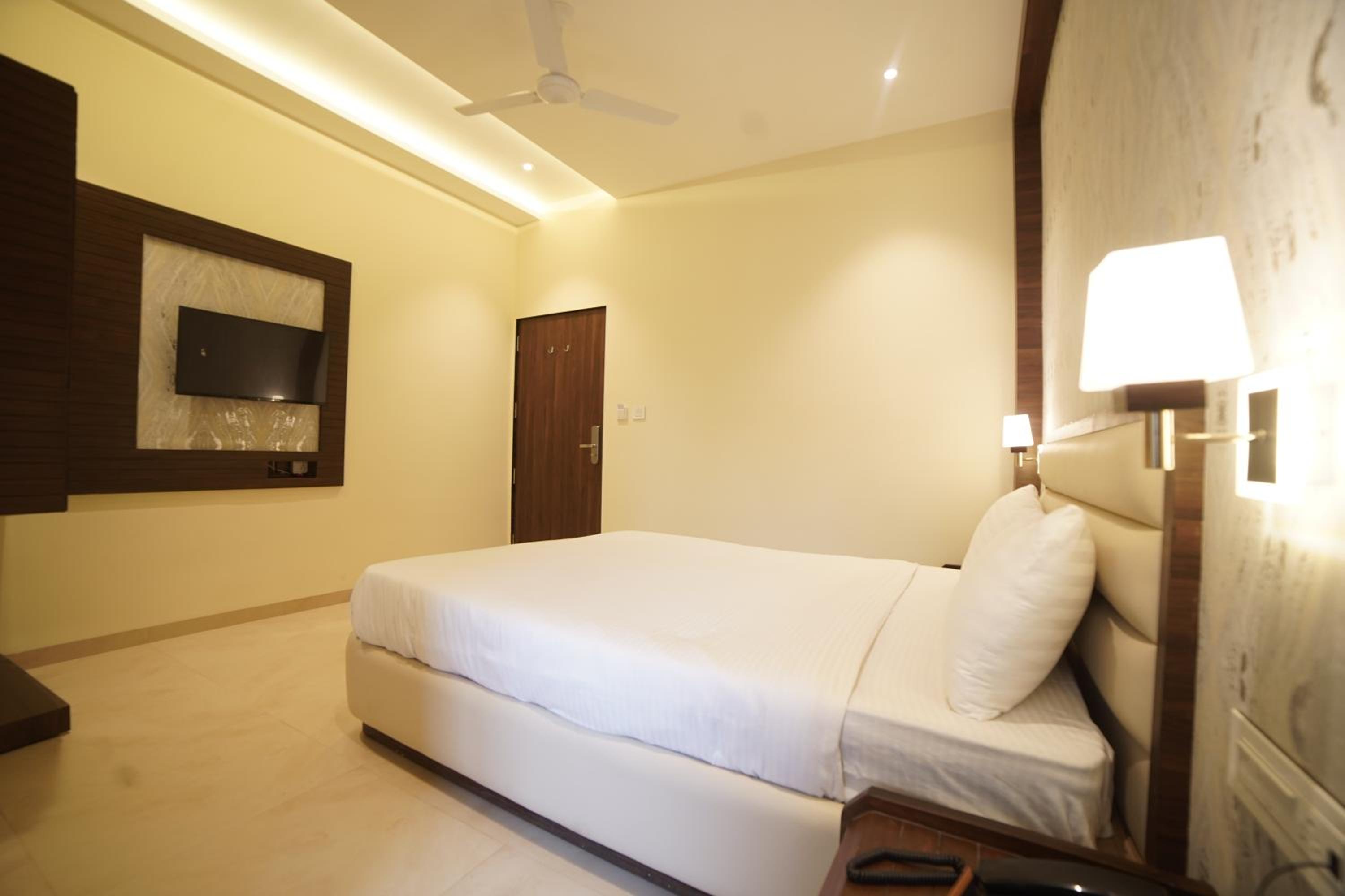 Aceotel Select Mayur
