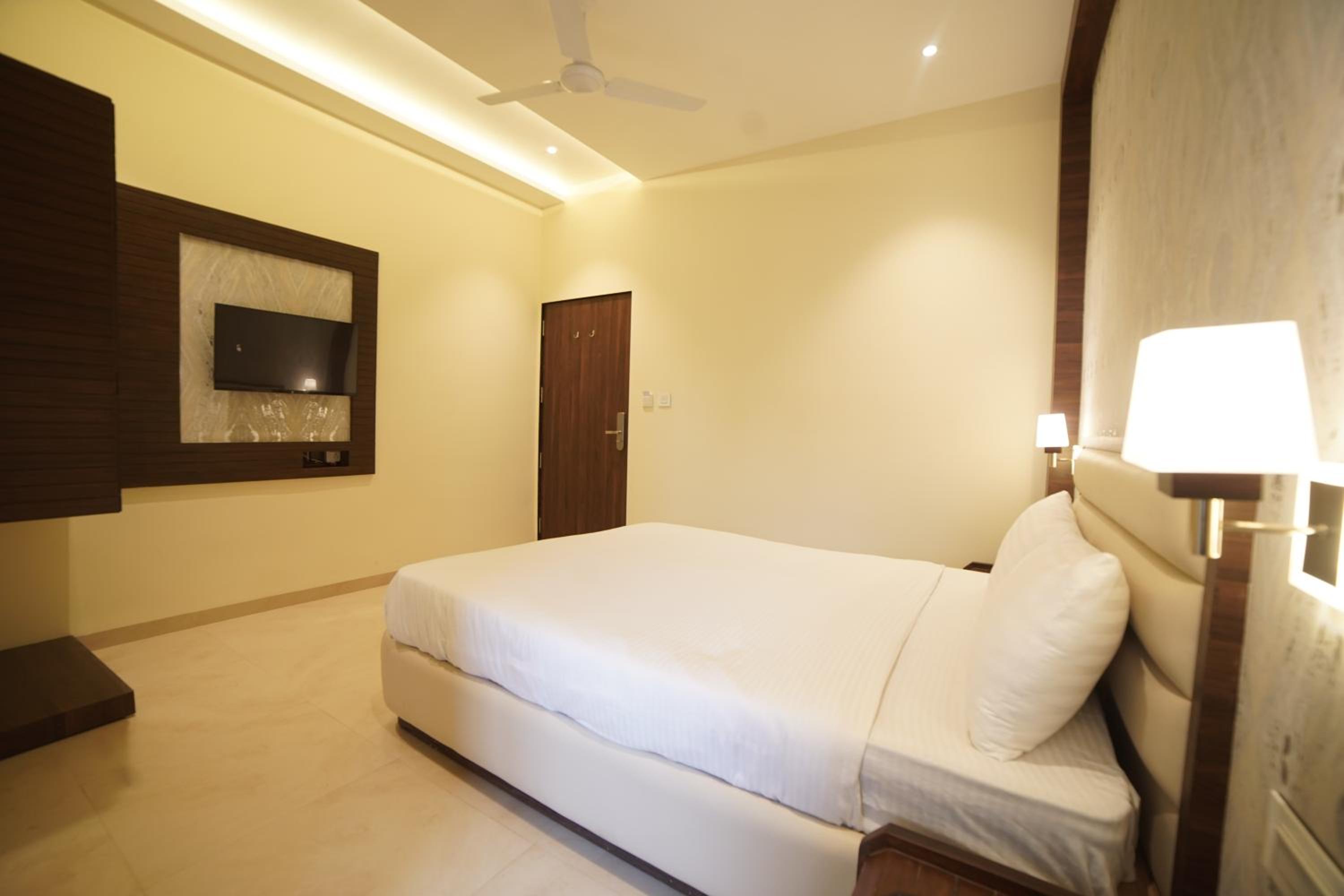 Aceotel Select Mayur