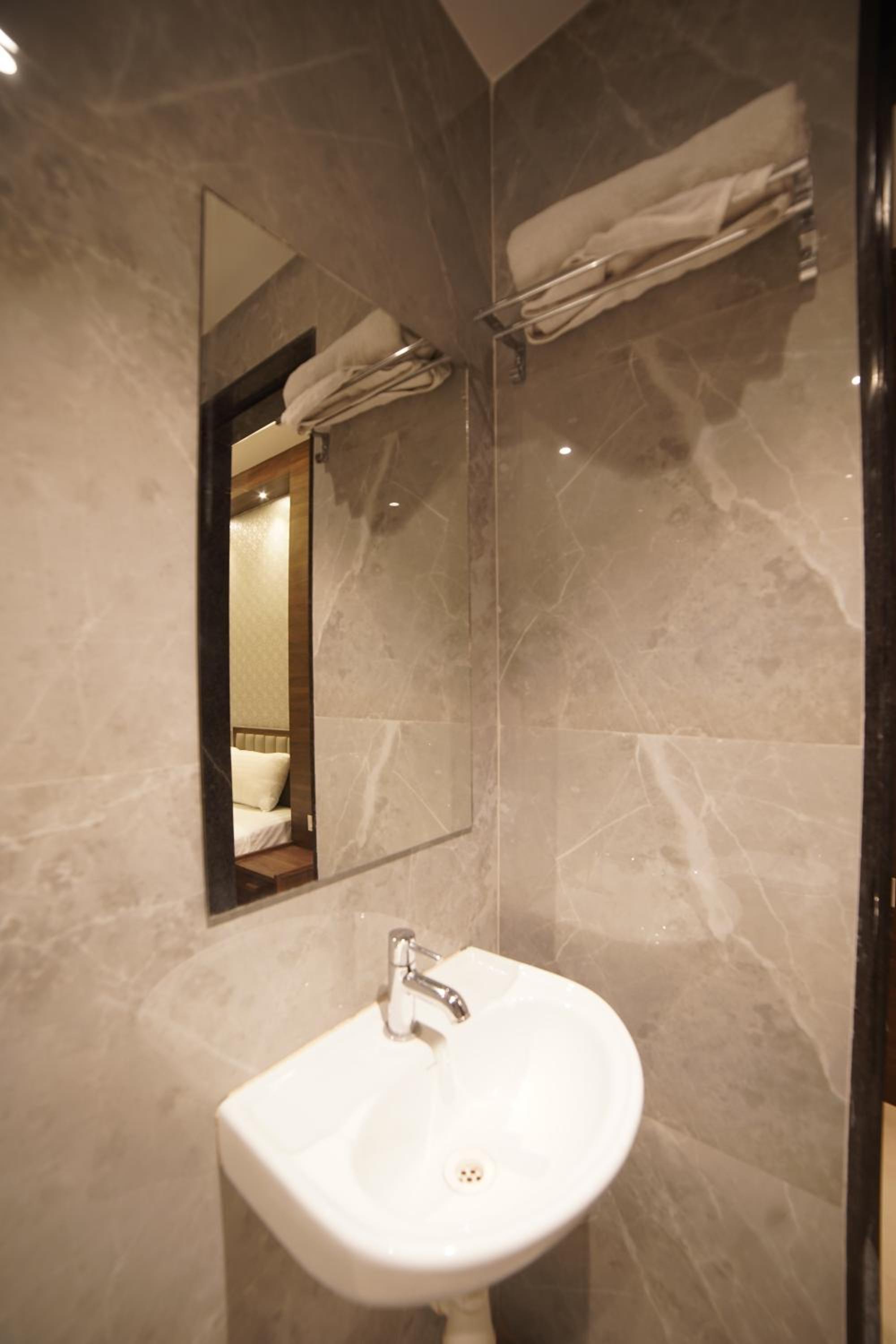 Aceotel Select Mayur