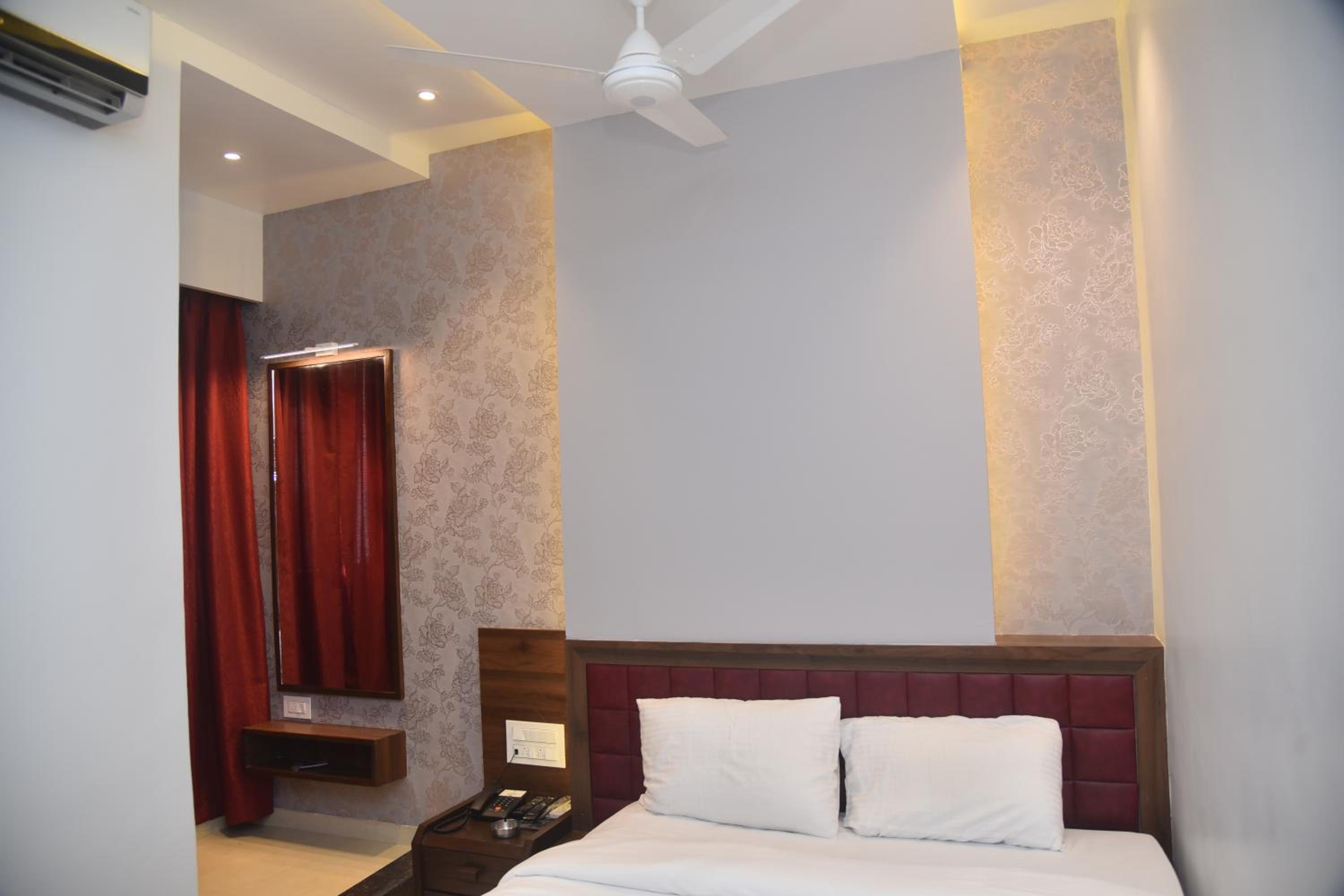 Aceotel Select Mayur