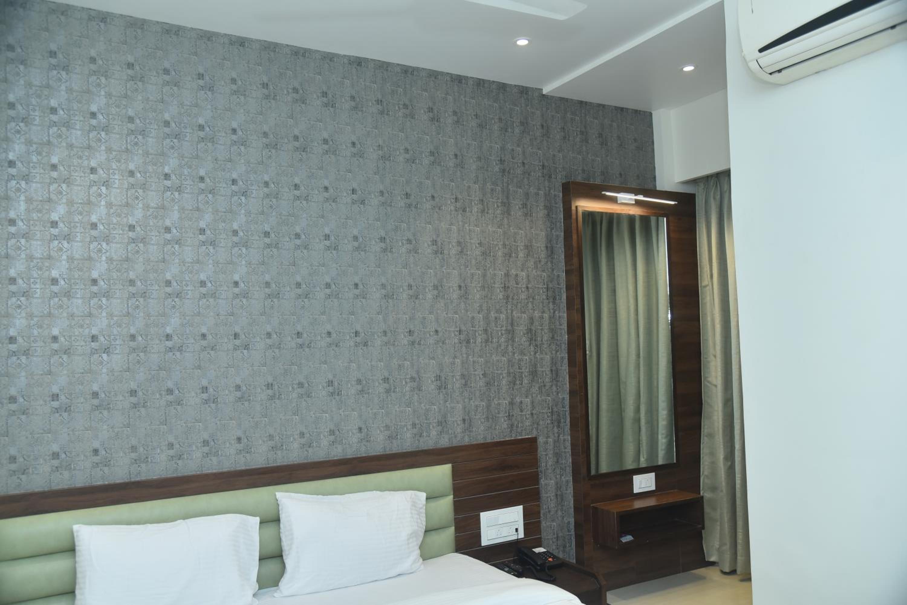 Aceotel Select Mayur