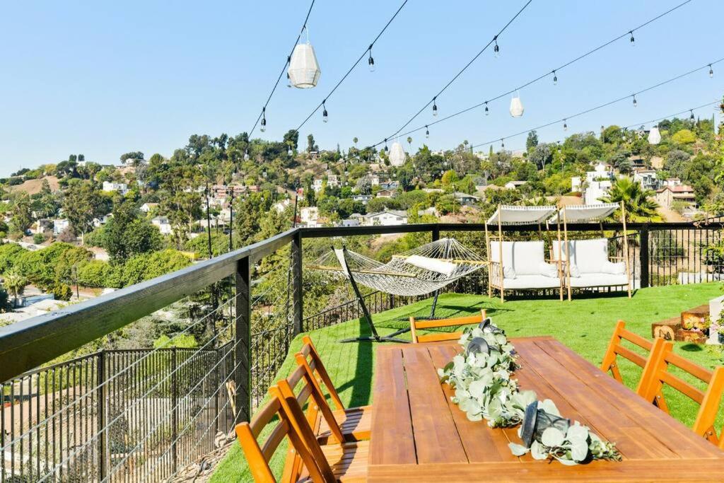 Luxury retreat with rooftop, hot tub & views
