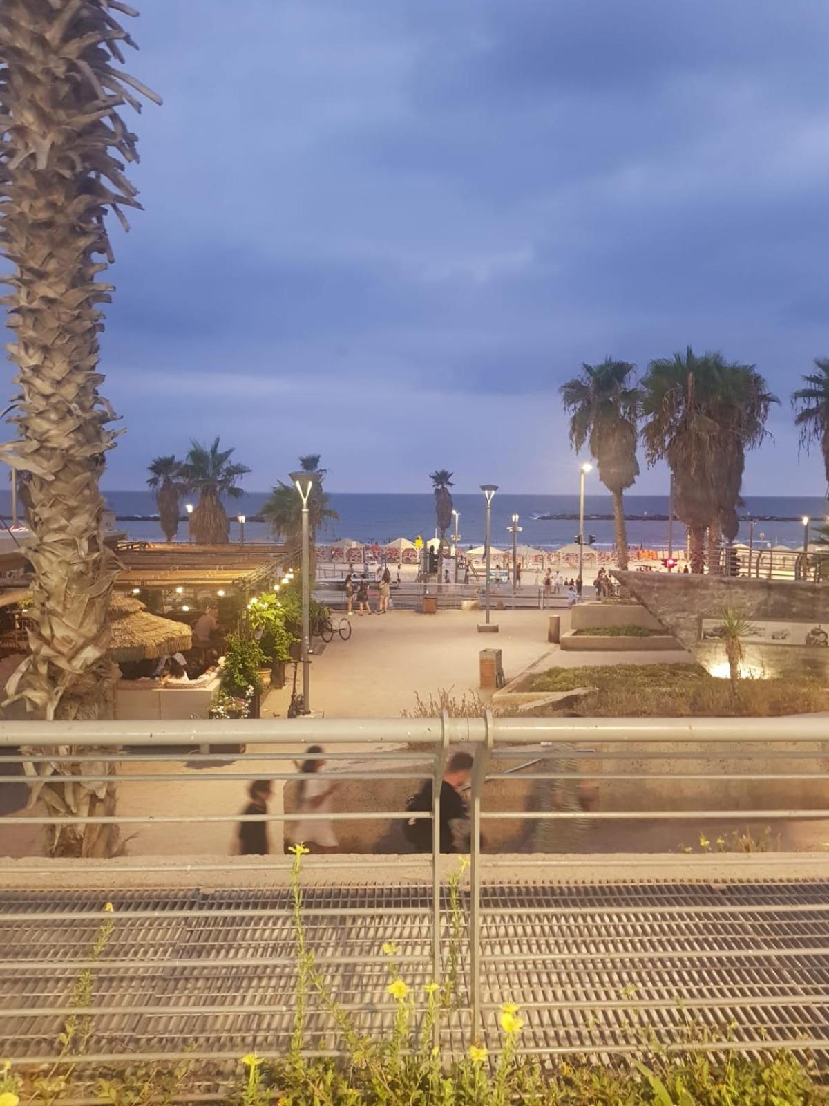 Chic & stylish in center Tel Aviv view 4