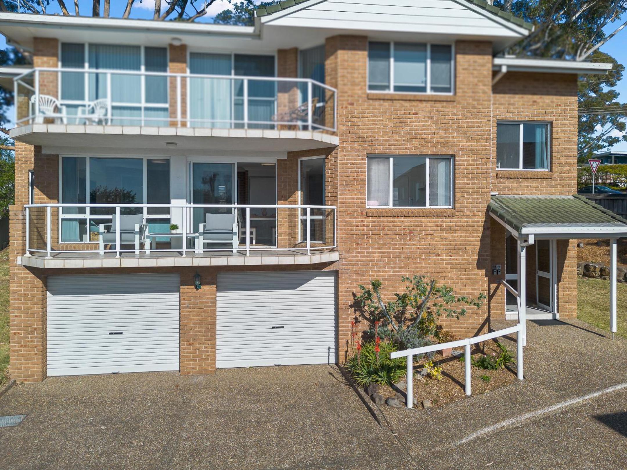 Mollymook Apartments with Ocean Views