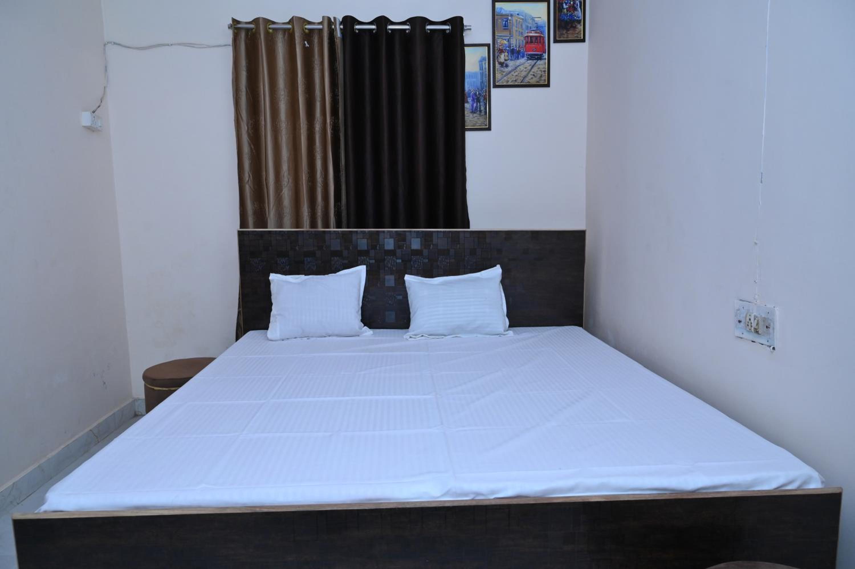 Privyrooms