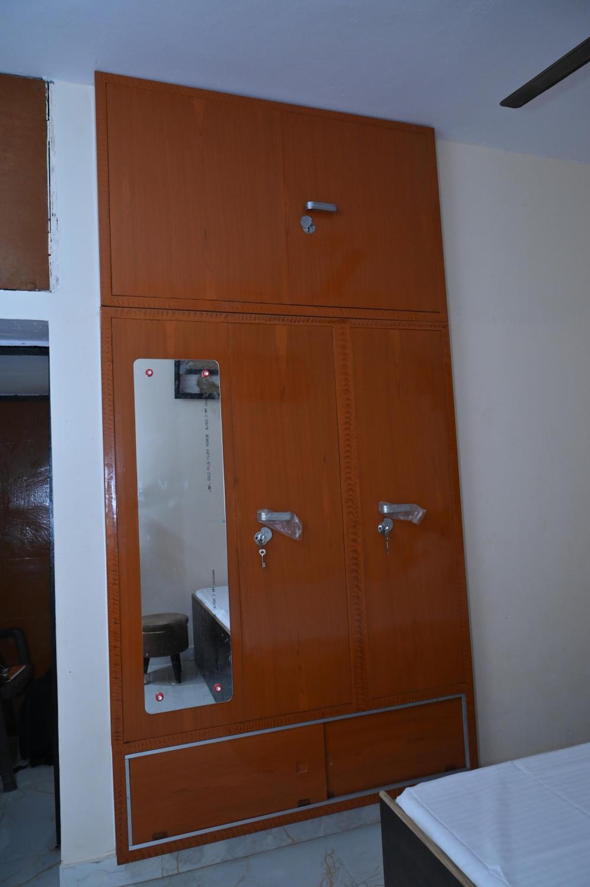 Privyrooms