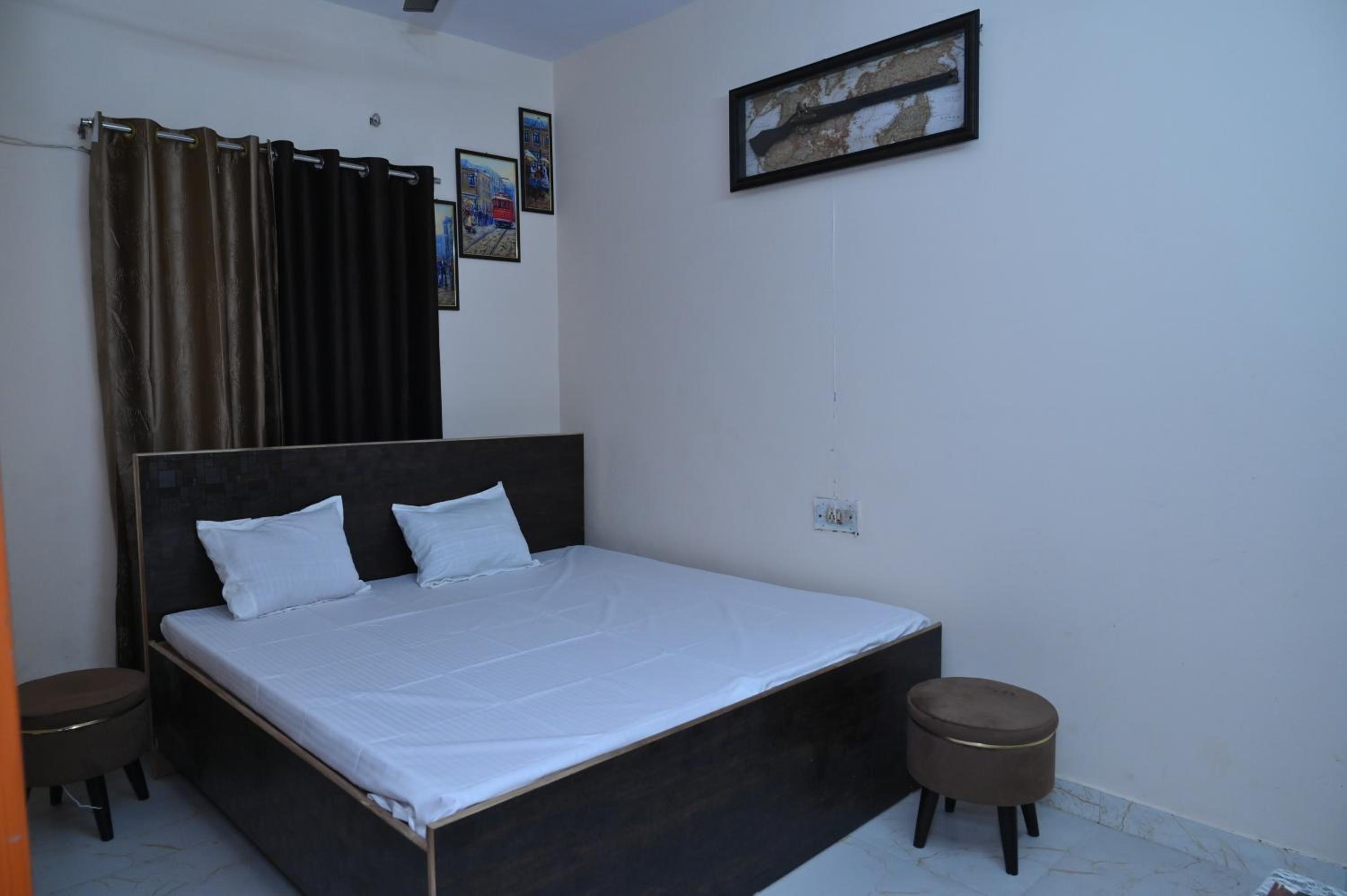 Privyrooms