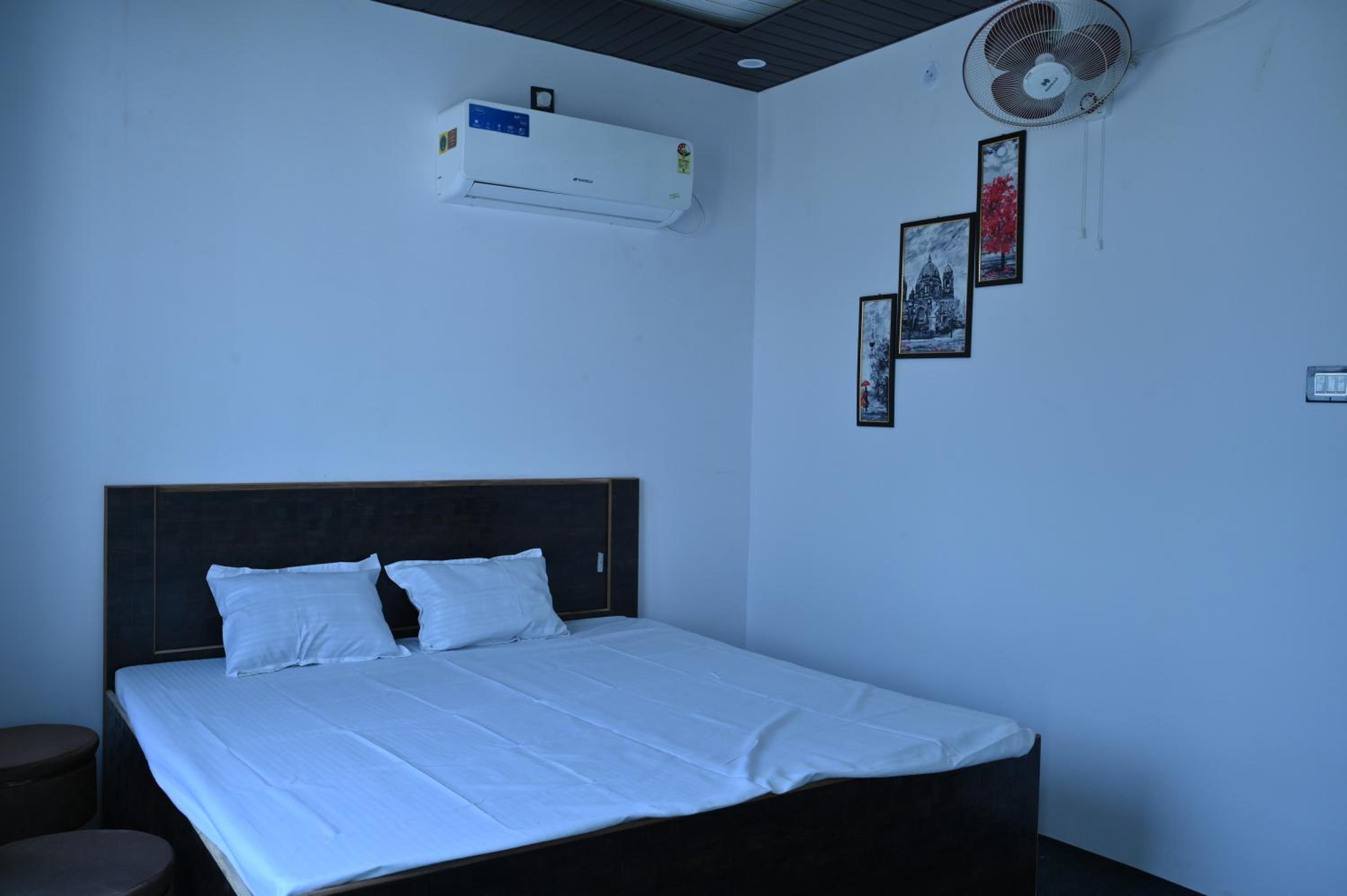 Privyrooms