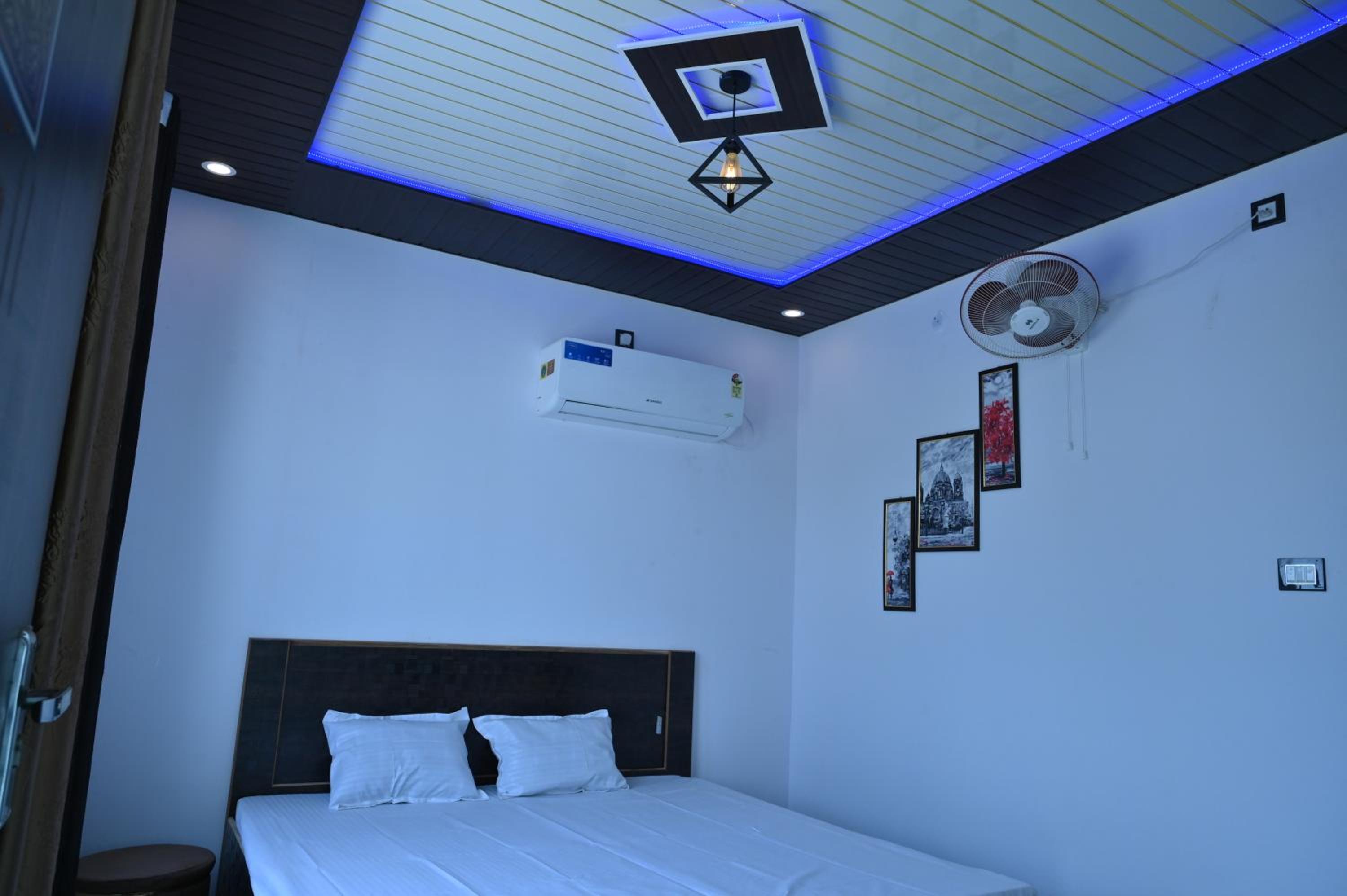 Privyrooms