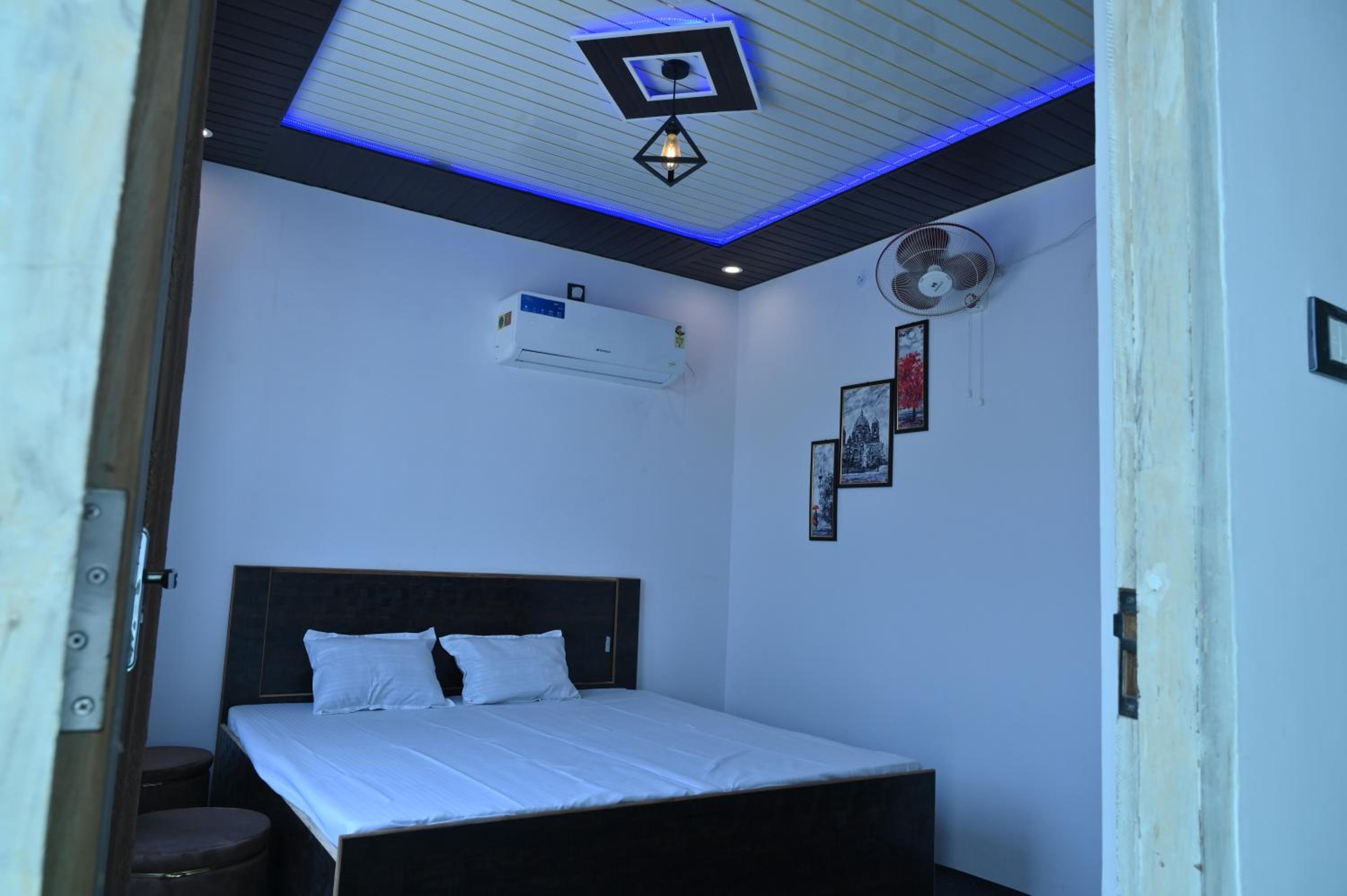 Privyrooms