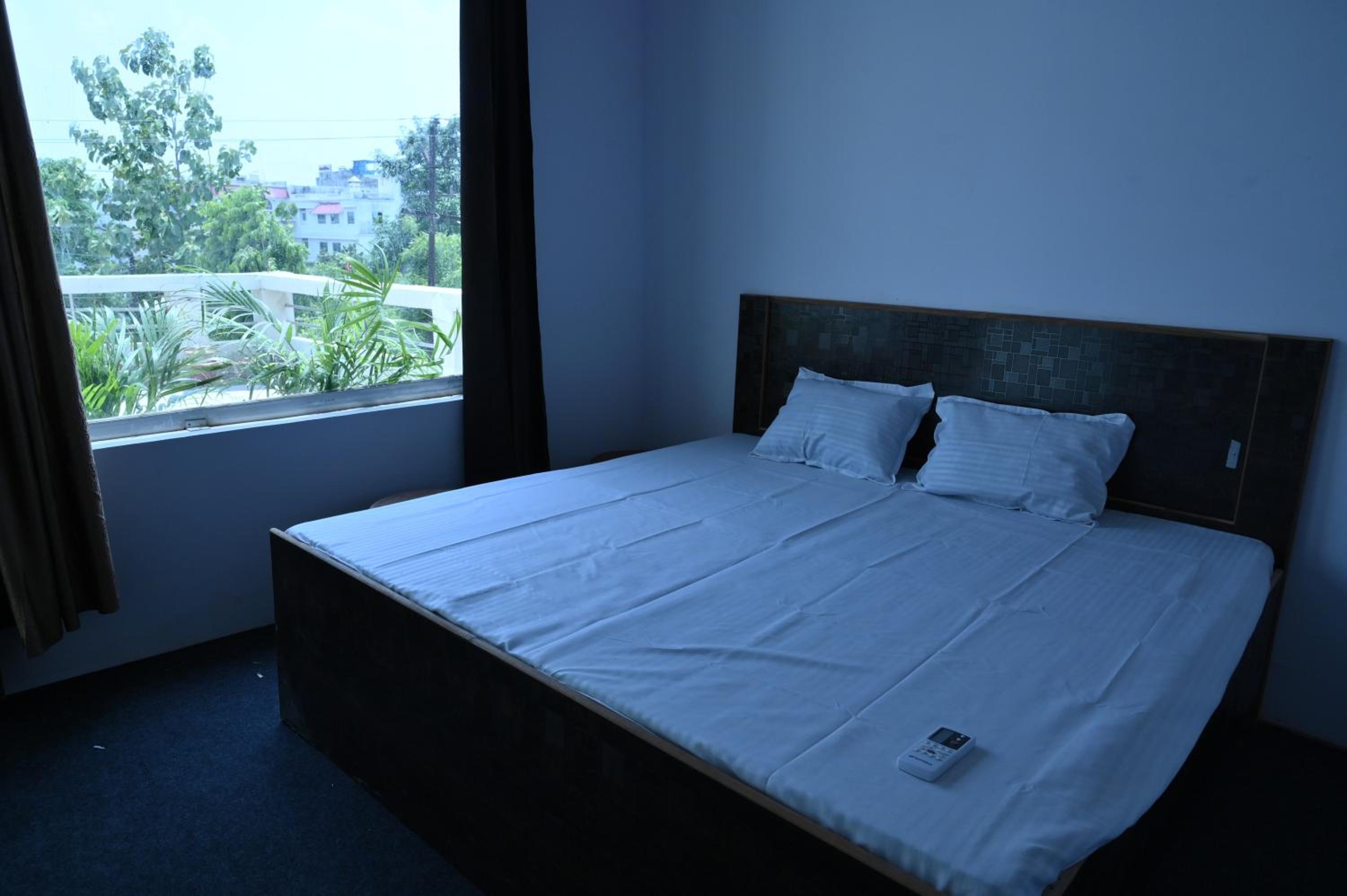Privyrooms
