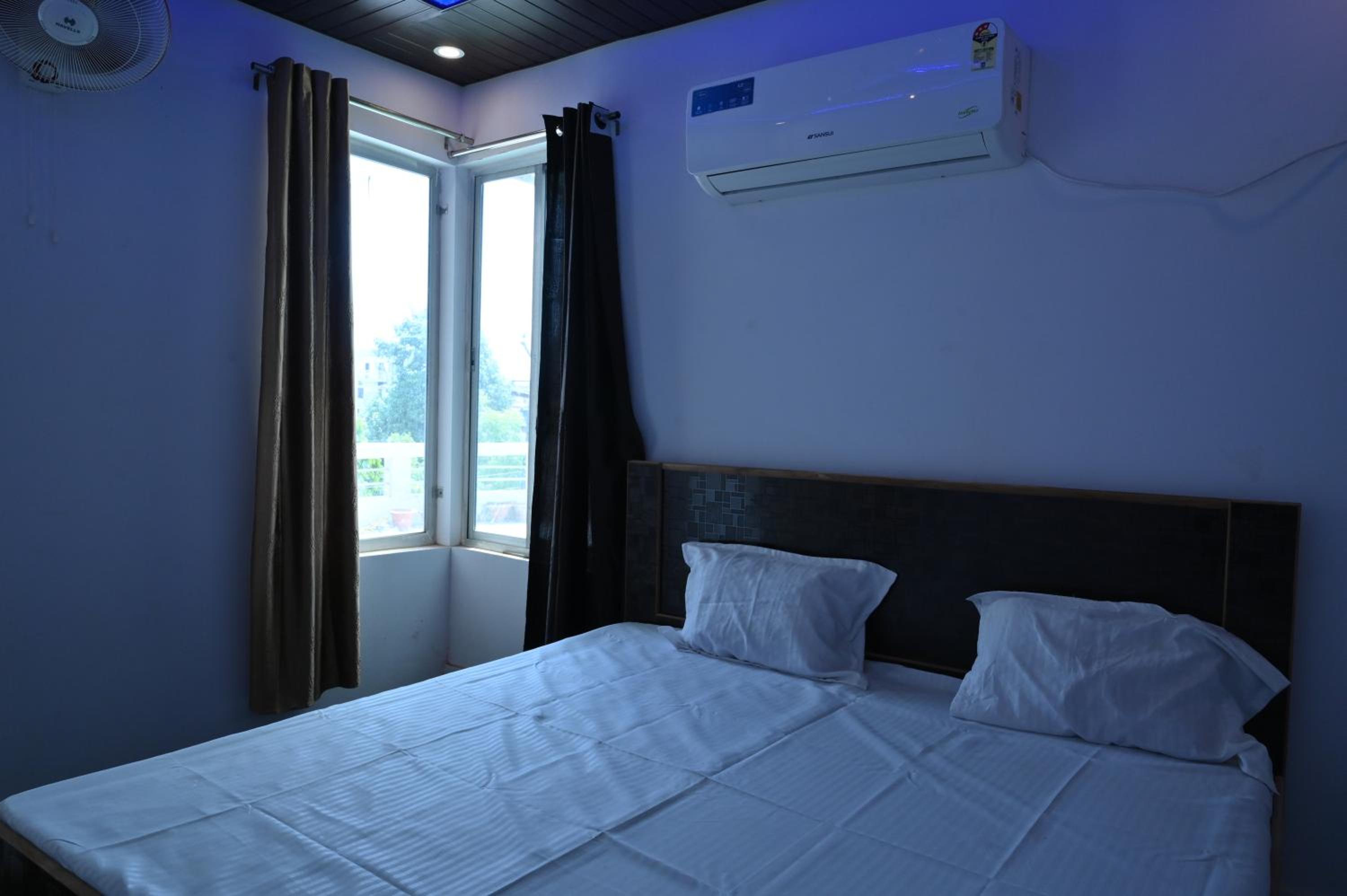 Privyrooms