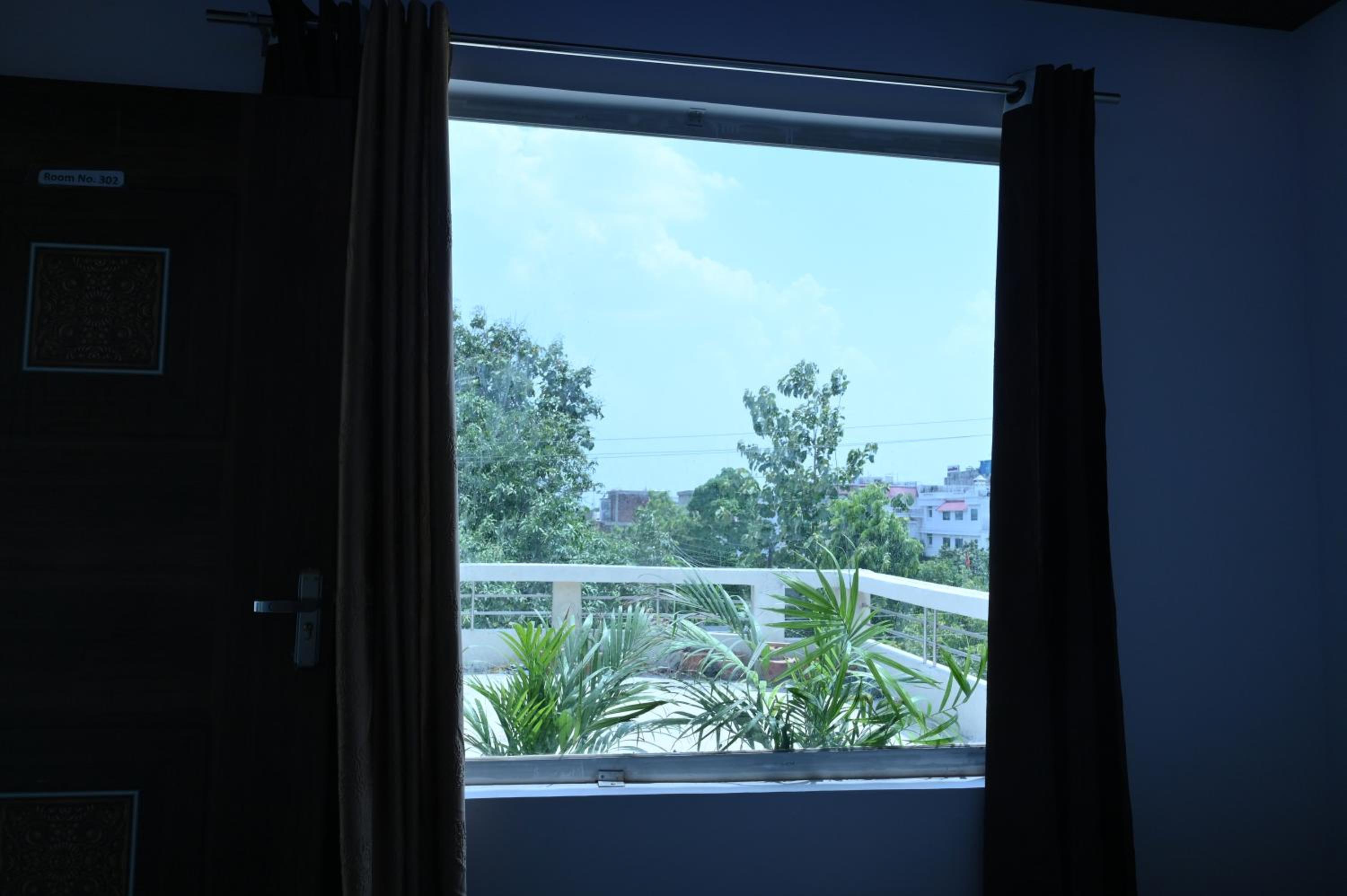Privyrooms