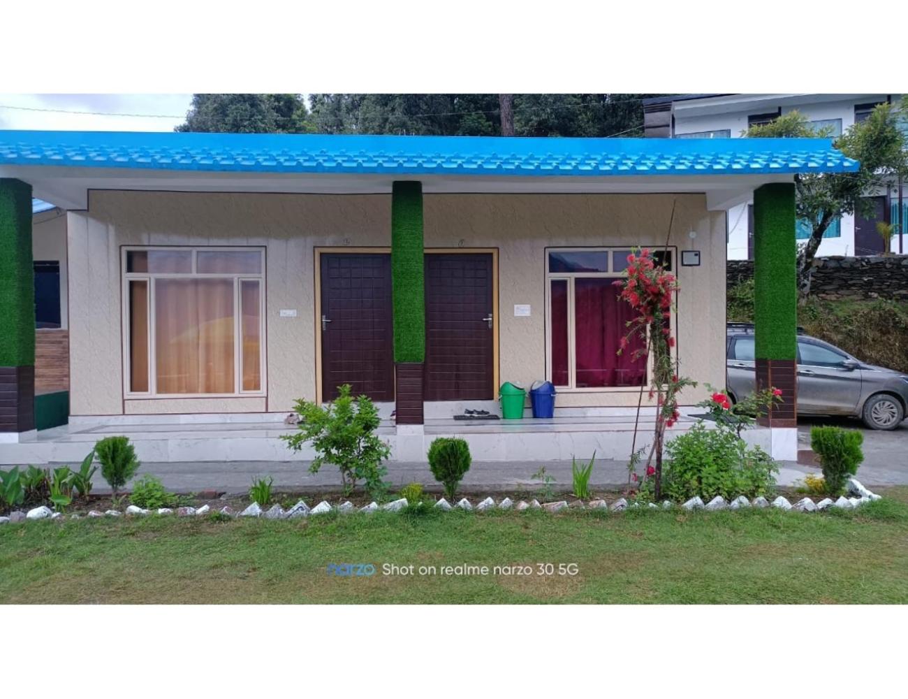 Chaukhamba View Resort, Guptkashi view 2