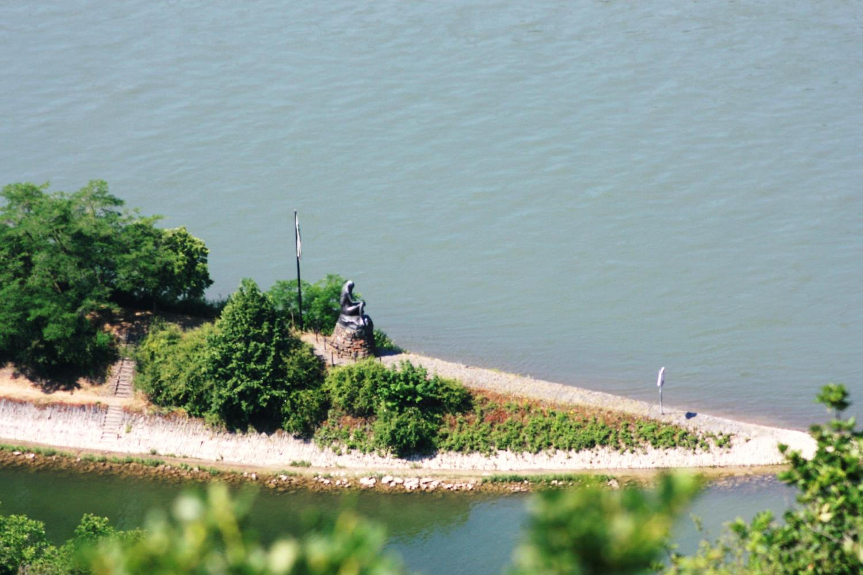 Loreley Hills view 2